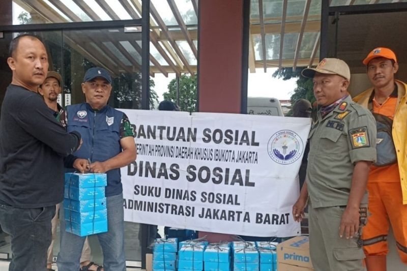 1.500 Nasi Kotak untuk Korban Banjir Jakarta Barat