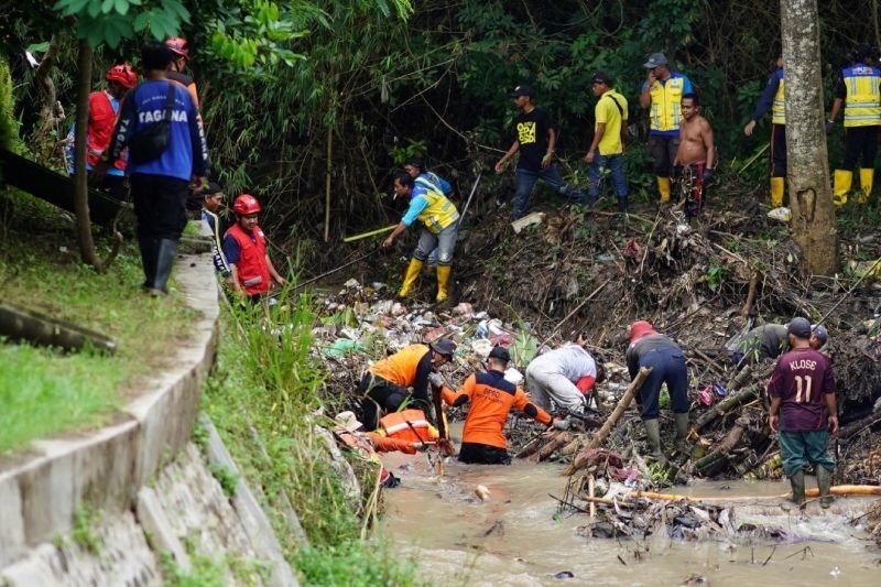 BPBD Kota Madiun Bersihkan Sungai Cegah Banjir