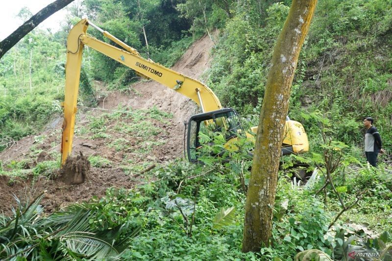 Longsor di Ranu Gumbolo, Tulungagung: Akses Wisata Kembali Terbuka