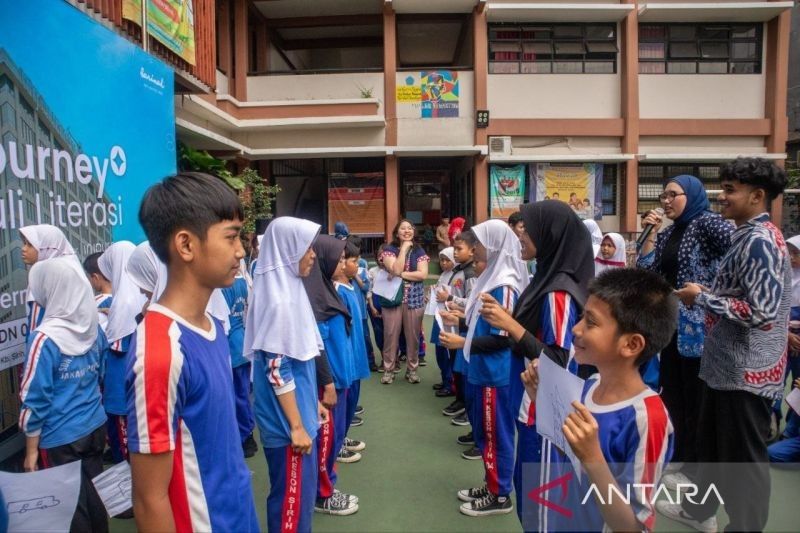 Sarinah Dorong Literasi Siswa SDN 04 Kebon Sirih Lewat Program InJourney