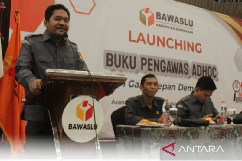 Bawaslu Pamekasan Luncurkan Buku Hasil Pengawasan Pemilu 2024