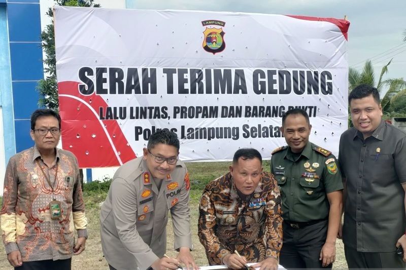 Pemkab Lamsel Hibahkan Tiga Gedung ke Polres: Dukungan Pelayanan Publik