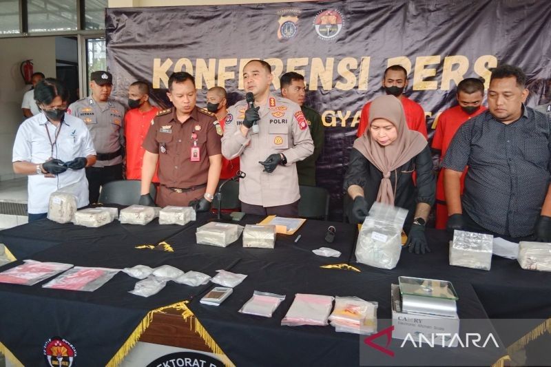 Polda DIY Ungkap Jaringan Pengedar 10 Kg Sabu, Empat Tersangka Ditangkap