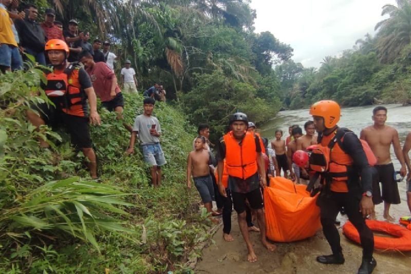 Basarnas Evakuasi Jenazah Bocah Hanyut di Sungai Labuhanbatu