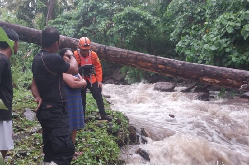 Pencarian Warga Hanyut di Halmahera Selatan dan Warga Hilang di Halmahera Timur