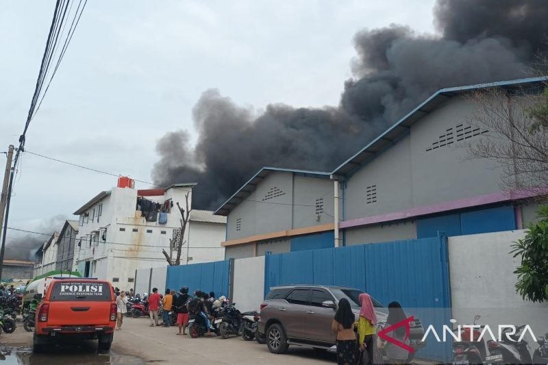 Kebakaran Gudang Mainan Tangerang: 8 Unit Damkar Dikerahkan