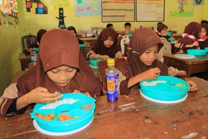 Program Makan Bergizi Gratis (MBG) Pariaman Kembali Berjalan, Disambut Positif Orang Tua Siswa