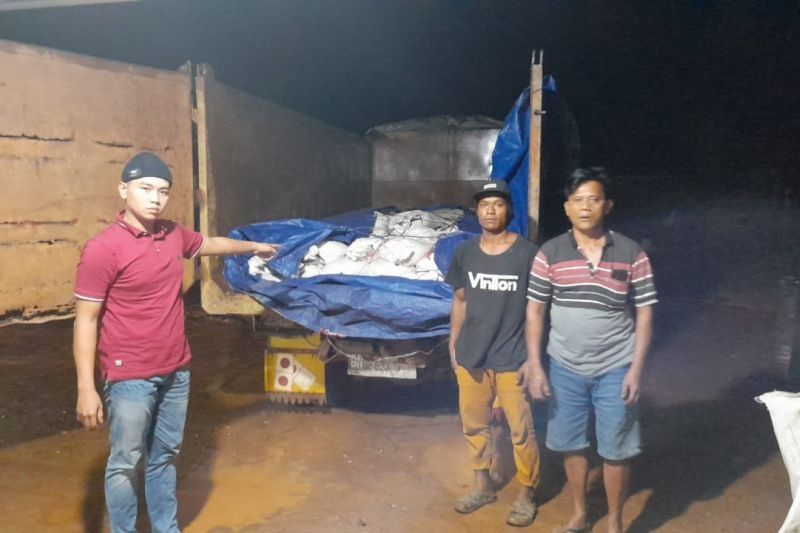 Polda Babel Sita 8 Truk Diduga Berisi Timah Ilegal di Belitung