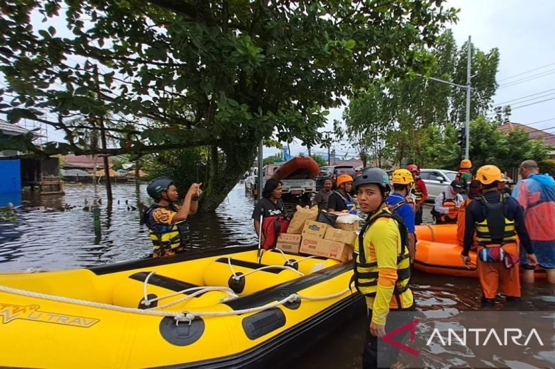 BNPB Janjikan Perahu Motor untuk Relawan Banjir Kalbar