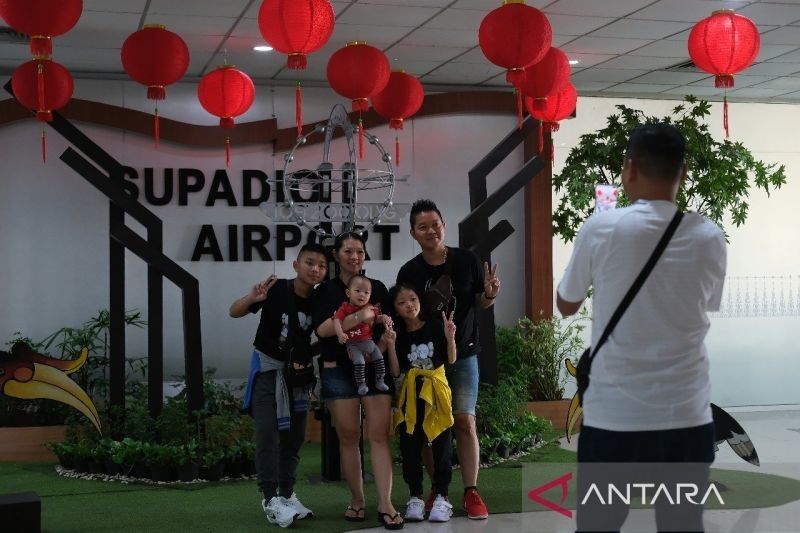 6.000 Penumpang Padati Bandara Supadio Pontianak Saat Imlek 2025