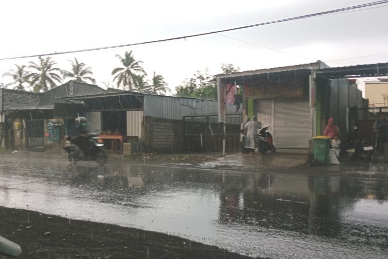 NTB Waspada! Hujan Lebat dan Angin Kencang hingga 6 Februari 2025