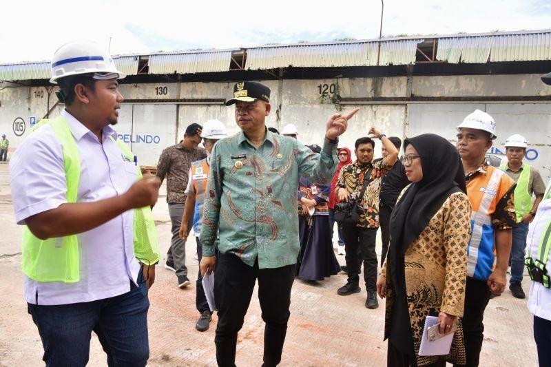 Pj. Gubernur Sulsel Percepat Distribusi Pupuk, Pastikan Stok Aman untuk Petani