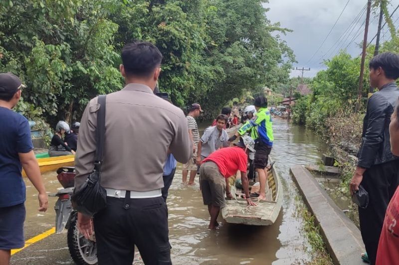 Banjir Bengkayang: 12.023 Jiwa Terdampak, Bantuan Mengalir