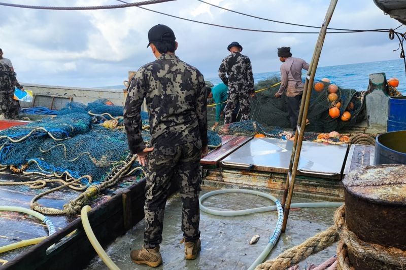 KKP Sita Dua Kapal Ikan Ilegal di Laut Aru: Modifikasi Alat Tangkap Jadi Masalah Utama