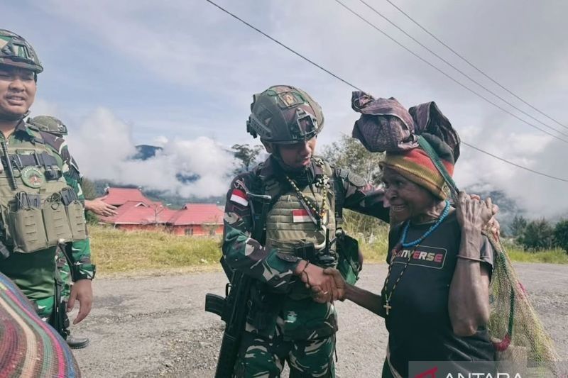 Patroli Kostrad di Intan Jaya, Papua: Jamin Keamanan Warga