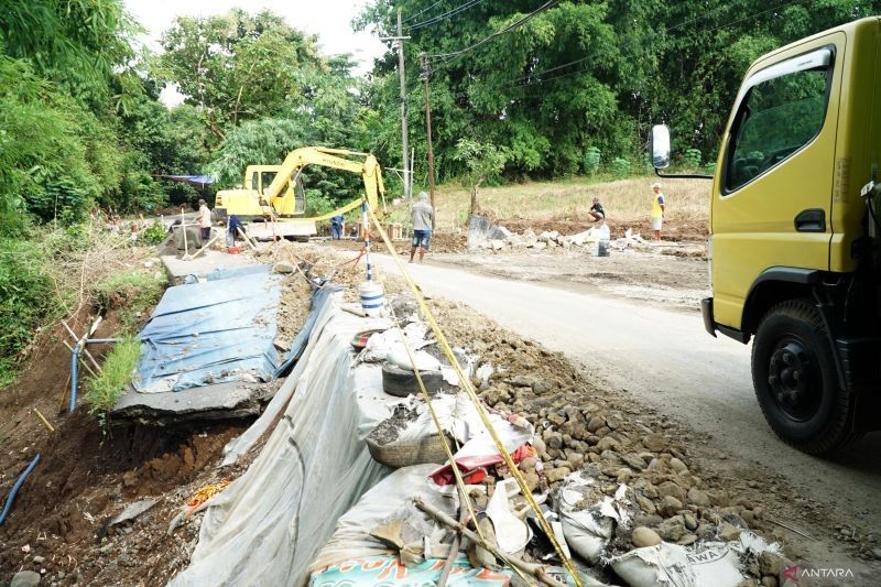 Jalur Darurat Karangrejo-Sendang Tulungagung: Perbaikan Cepat Pasca Longsor