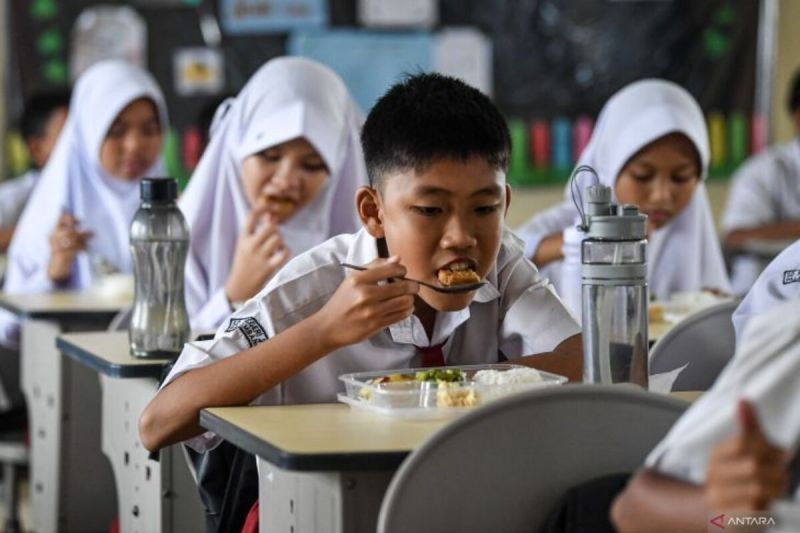 Program Makan Bergizi Gratis Sumsel Ditunda: 10 Titik Dapur Siap Distribusi