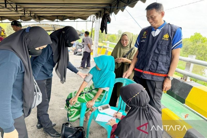 Rumkit Bhayangkara Banjarmasin Bantu Korban Banjir Kalsel