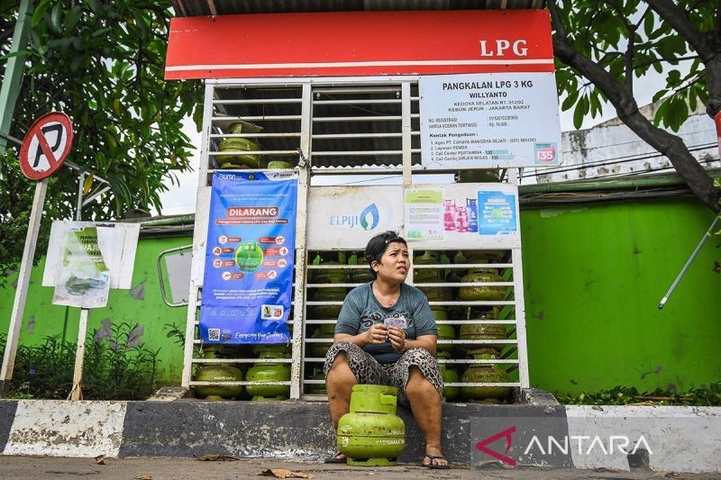 Lonjakan Harga Elpiji 3 Kg di DKI Jakarta: Akibat Borong dan Aturan Baru?