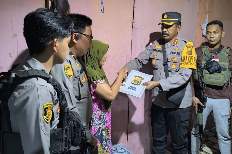 Polres Yahukimo Berduka, Jenguk Keluarga Korban Pembunuhan KKB