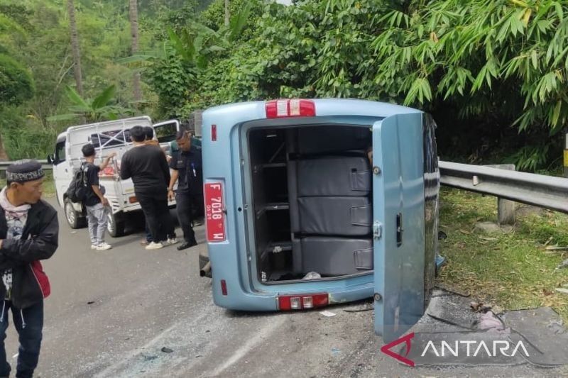 Kecelakaan Minibus Unsur Cianjur: 13 Orang Luka di Sukabumi