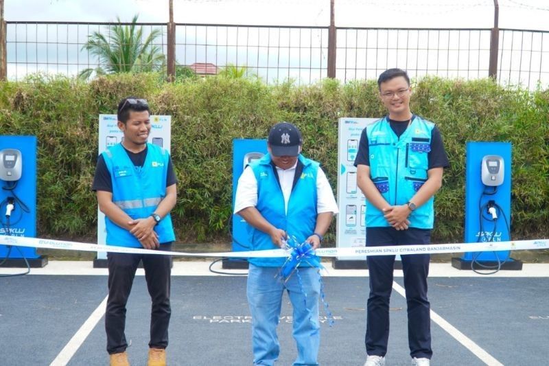 PLN Kalselteng Resmikan SPKLU Pertama di Perumahan CitraLand Banjarmasin