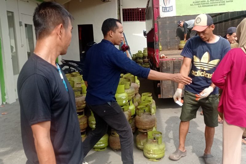 Warga Lebak Senang Gas LPG 3 Kg Kembali Tersedia di Warung