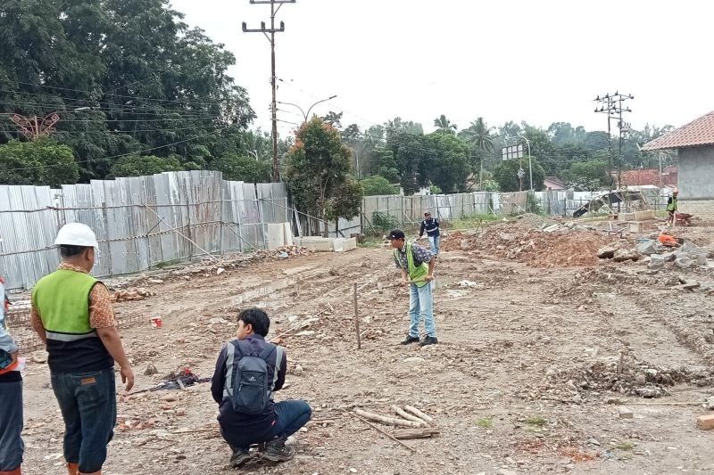 KAI Tertibkan Lahan di Muara Enim untuk Bangun Sekolah dan Flyover