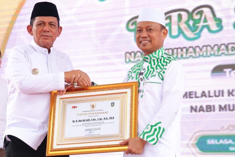 Ustadz Das'ad Latif Apresiasi Program Kepri Bershalawat