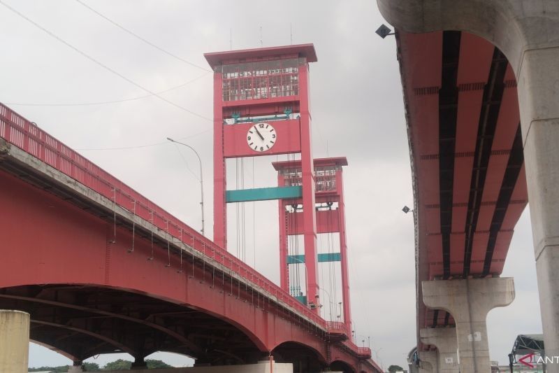 Pemkot Palembang Larang Anak di Bawah 13 Tahun Naik Menara Ampera