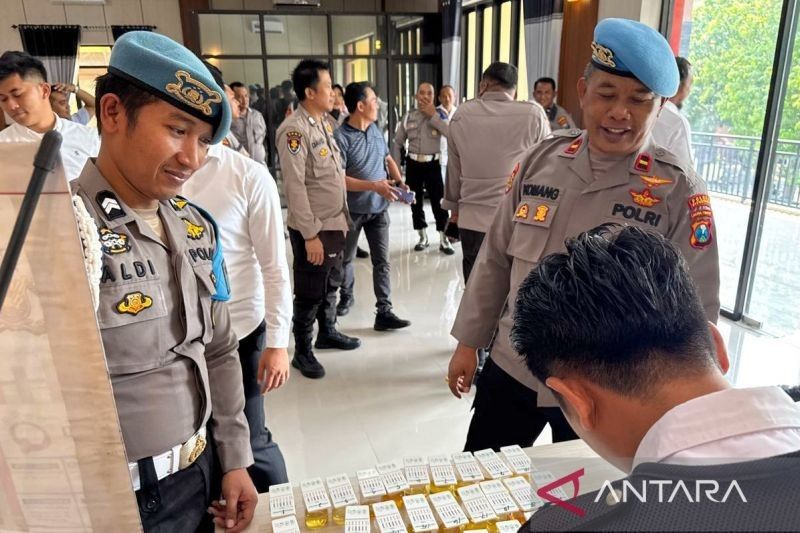 Tes Urine 51 Anggota Polres Situbondo Jelang Kenaikan Pangkat