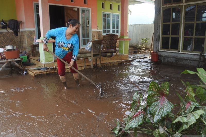 Siaga Bencana: BNPB Imbau Waspada Potensi Hujan Ekstrem Tiga Hari ke Depan