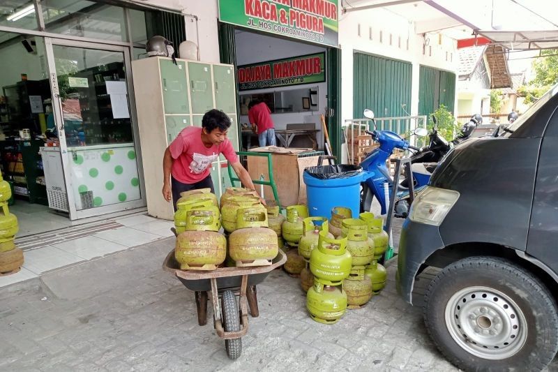 Mataram Tunggu Aturan Pengecer LPG 3 Kg, Stok Aman