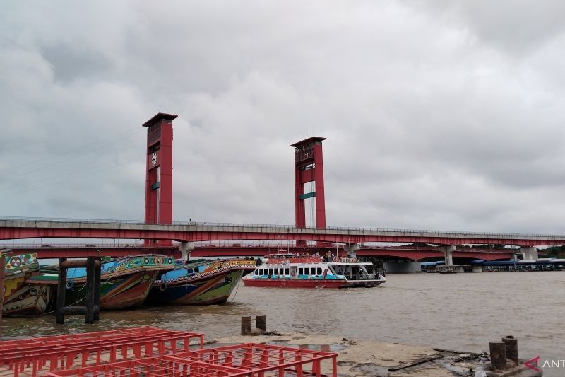 Teater Perang 5 Hari 5 Malam di Palembang: Ajak Warga Saksikan Spektakuler di Sungai Musi