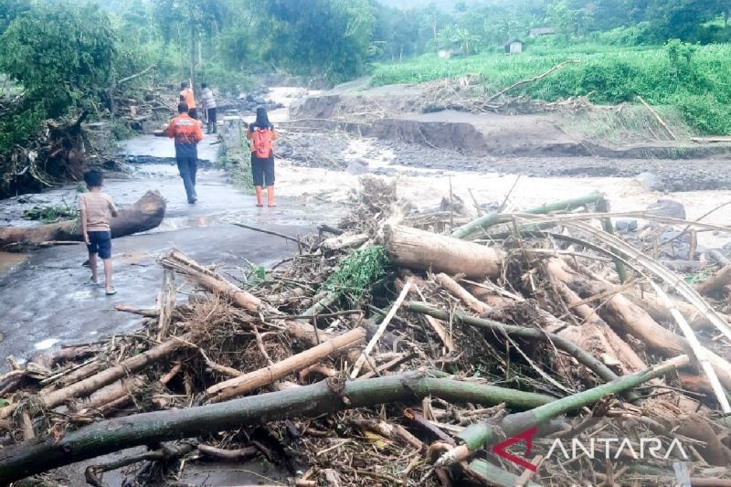 Jembatan Putus di Situbondo, Ratusan KK Terisolasi