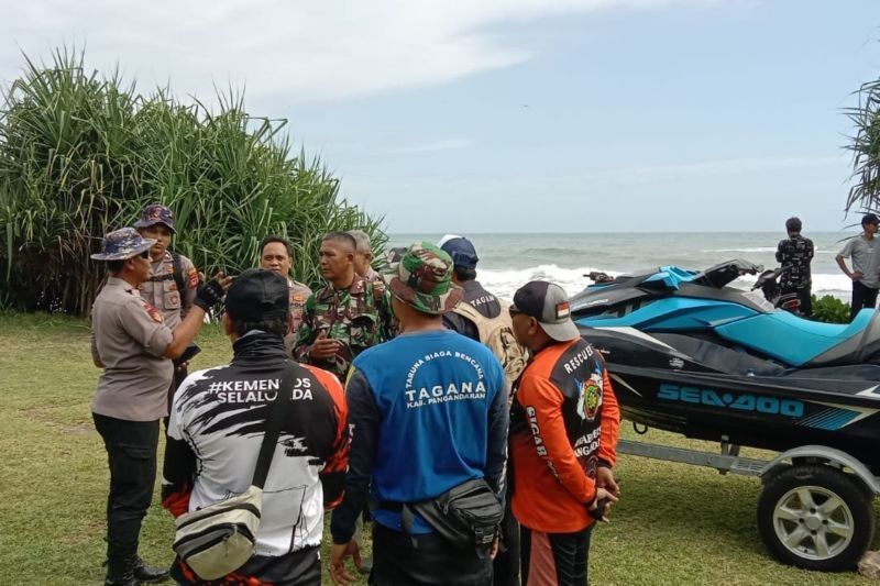 Wisatawan Terseret Ombak di Pantai Madasari, Satu Korban Masih Hilang