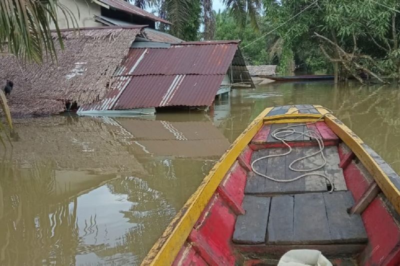 Banjir Sambas: 88,88 Ton Beras dari Pemprov Kalbar Bantu Korban