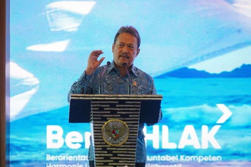 Menteri Trenggono Tekankan Pengawasan Ketat Program Ekonomi Biru KKP