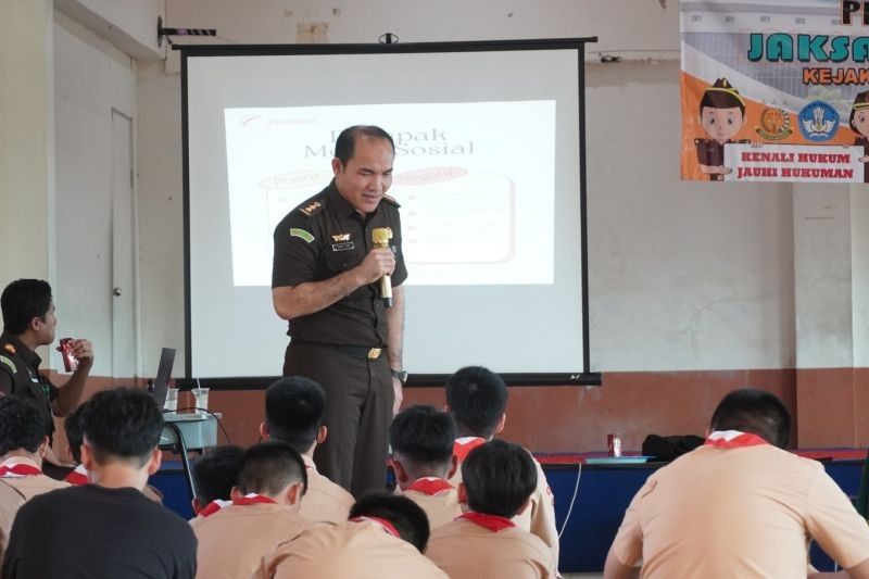 Kejati Kepri Edukasi Pelajar SMA Pelita Nusantara tentang Etika Bermedia Sosial