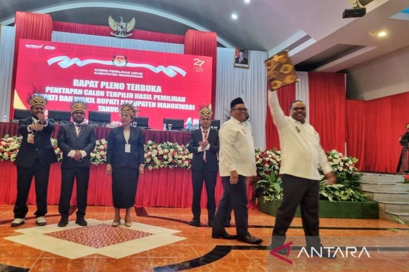 Hermus-Mugiyono Resmi Bupati dan Wakil Bupati Manokwari Terpilih Periode 2025-2030