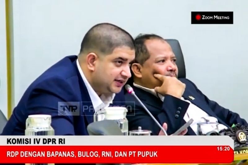 DPR Desak Pengawasan Ketat Penukaran Karung Beras Bulog