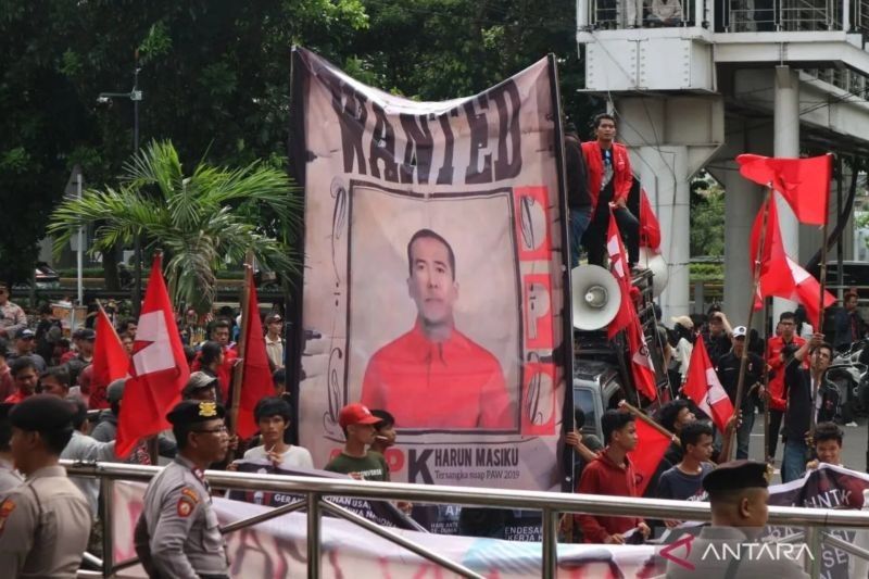 Hasto Kristiyanto Didakwa Menawarkan Jabatan untuk Dukung Harun Masiku