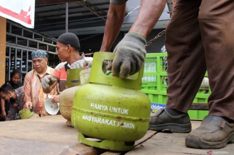 Disperindag Pekanbaru Usul Pangkalan Elpiji Khusus UMKM: Solusi Atasi Kelangkaan Gas?