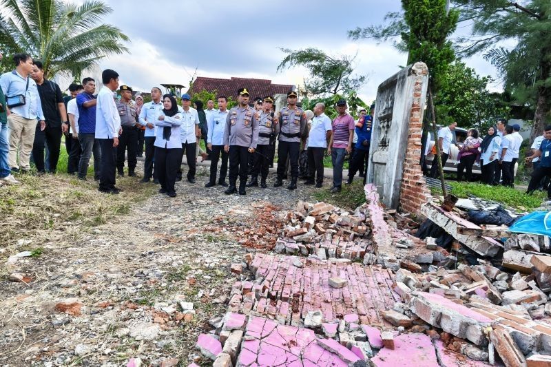 60 Rumah Rusak Akibat Angin Puting Beliung di Bandarlampung