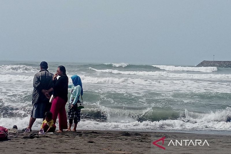 BMKG Peringatkan Gelombang Laut Sangat Tinggi hingga 6 Meter Akibat Siklon Tropis Taliah