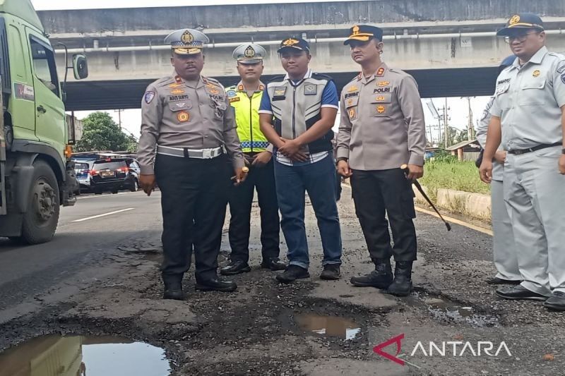 Korlantas Tindak Truk Over Dimensi Cegah Kerusakan Jalan Nasional