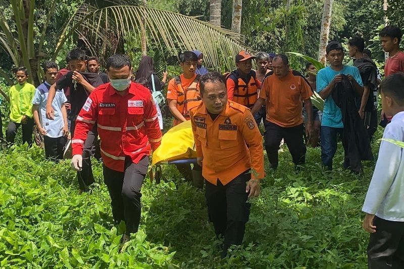 Warga Agam, Rosmaniar (70), Ditemukan Meninggal di Sungai Batang Antokan