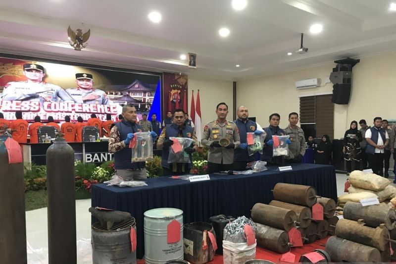 Polda Banten Tangkap 10 Tersangka Tambang Emas Ilegal di Lebak