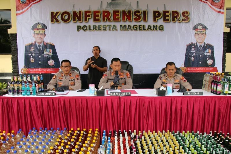 Polresta Magelang Sita 1.037 Botol Miras dari Dua Lokasi