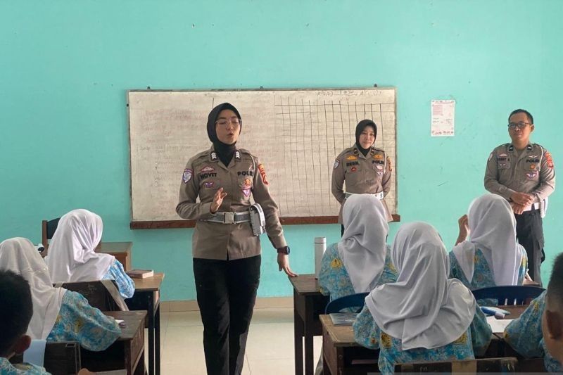 Polres Ogan Ilir Sosialisasikan Keselamatan Lalu Lintas ke Pelajar